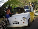 "Tahiti-Fridolin, die Türschweller sind ziemlich offen (falls jemand nach Tahiti faehrt, unbedingt Ersatzteile mitbringen..), ansonsten ist er aufgrund von ziemlich konstanten 28°C und trotz der Seeluft ziemlich gut in Schuss."

(Hinzugefgt: 01.12.2005, 00:47:46)
