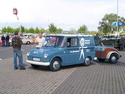 "Der Fridolin mit dem Westfalia-Anhänger von 1957 belegte beim Maikäfer-Treffen 2008 in Hannover den 1. Platz in der Rubrik "Sonderkarossen"."

(Hinzugefgt: 14.08.2009, 08:18:54)